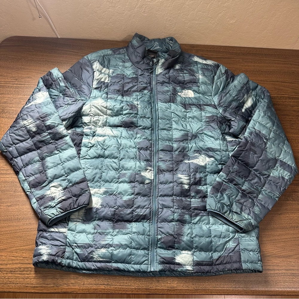The North Face Thermoball Blue Quilted Puffer Jacket Men’s 

Size X-Large